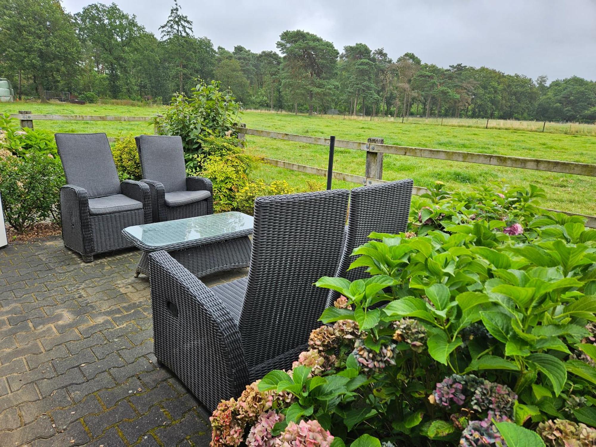 Het Kleine Landgoed Villa Haarle Bagian luar foto