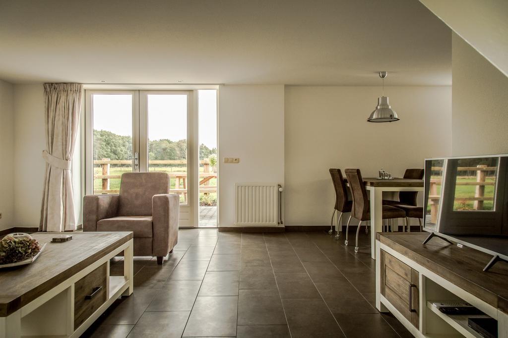 Het Kleine Landgoed Villa Haarle Bagian luar foto
